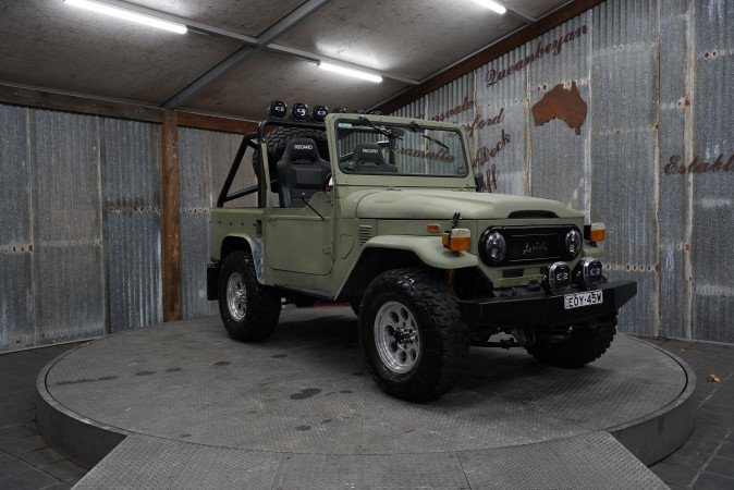 1973 TOYOTA LANDCRUISER SWB (4x4)