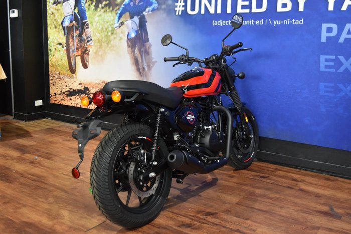 2025 Royal Enfield HUNTER 350 Red