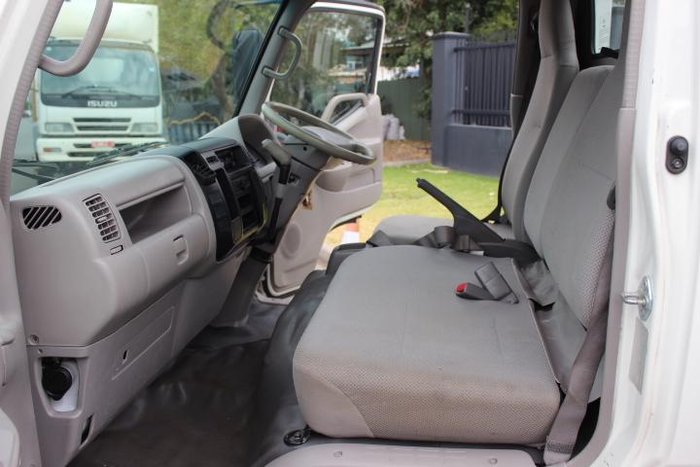 2008 Hino 300 616 300/616 AUTOMATIC WHITE