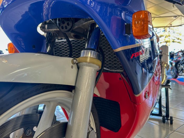 1987 Honda VFR750R (RC30) VFR White