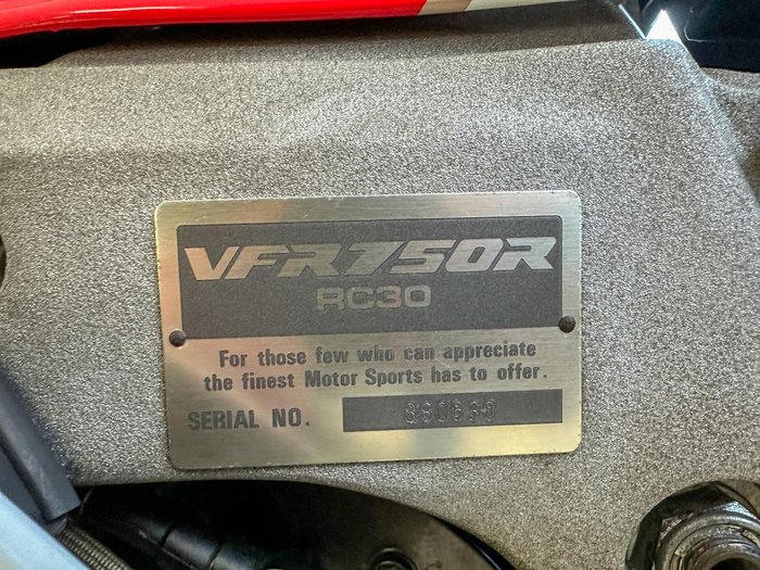 1987 Honda VFR750R (RC30) VFR White