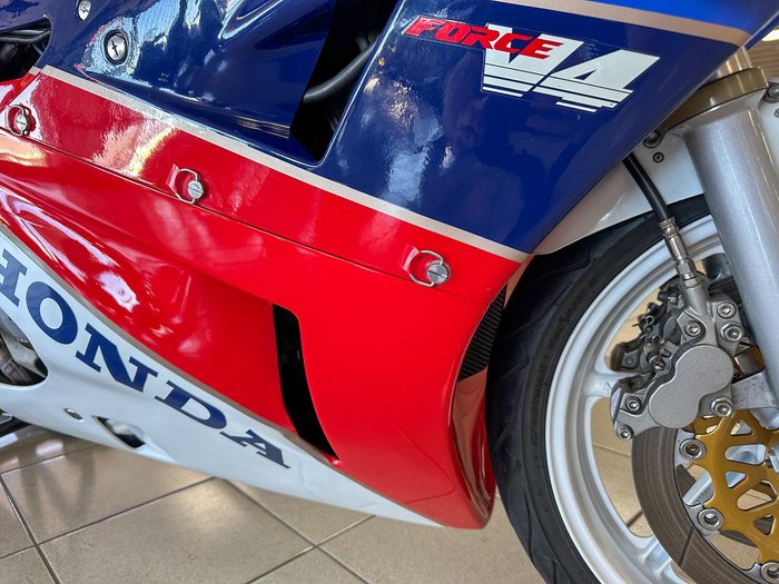 1987 Honda VFR750R (RC30) VFR White