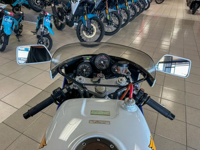 1987 Honda VFR750R (RC30) VFR White