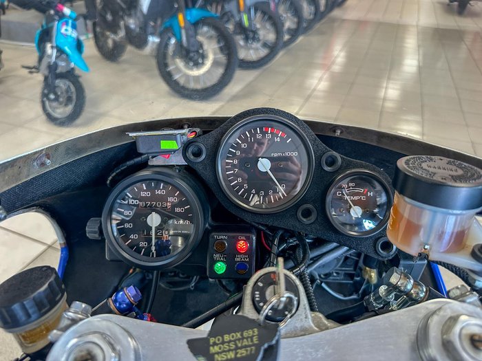 1987 Honda VFR750R (RC30) VFR White