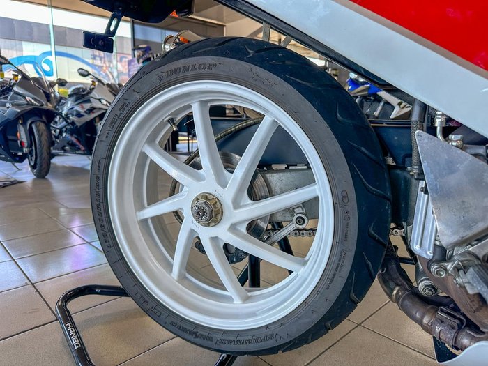 1987 Honda VFR750R (RC30) VFR White