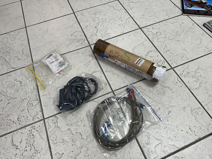 1987 Honda VFR750R (RC30) VFR White