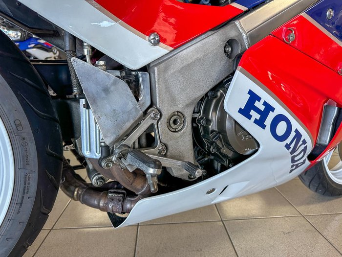 1987 Honda VFR750R (RC30) VFR White