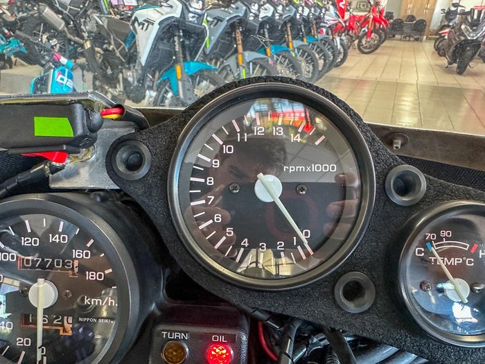 1987 Honda VFR750R (RC30) VFR White