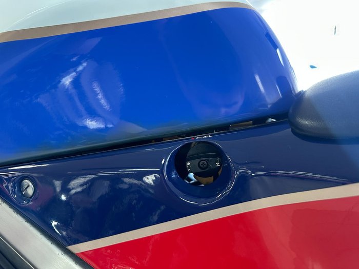 1987 Honda VFR750R (RC30) VFR White