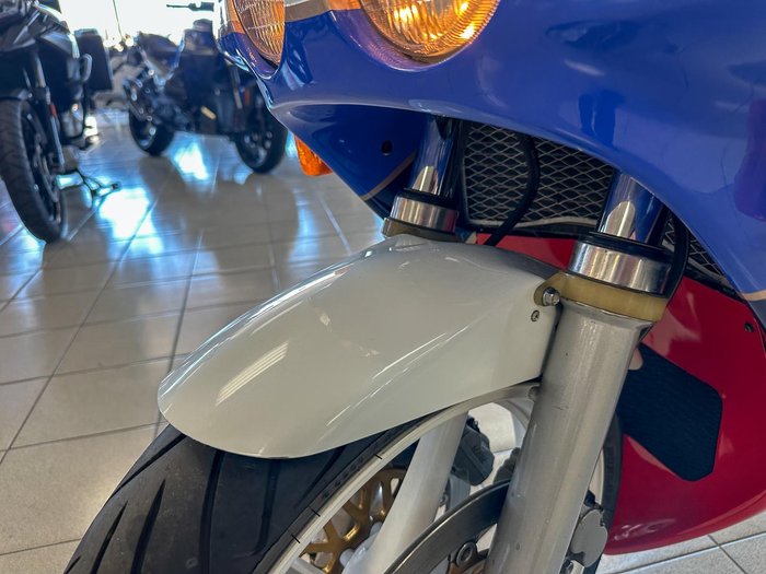 1987 Honda VFR750R (RC30) VFR White