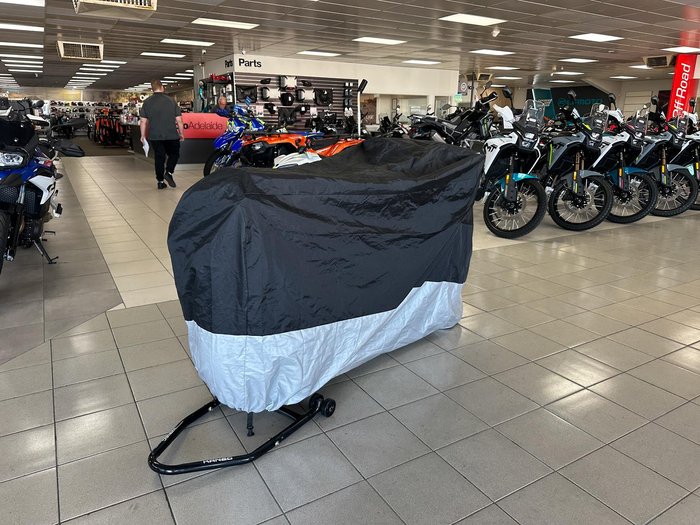 1987 Honda VFR750R (RC30) VFR White