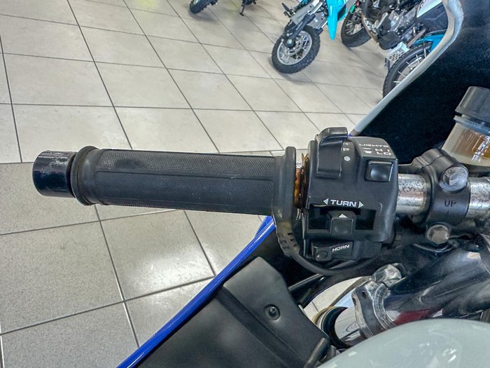 1987 Honda VFR750R (RC30) VFR White