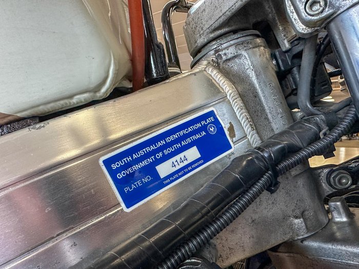 1987 Honda VFR750R (RC30) VFR White