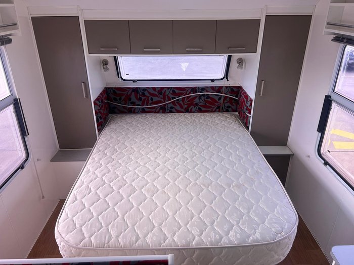 2010 New Age Caravans Big Red 16 Series