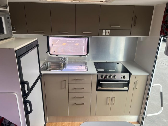 2010 New Age Caravans Big Red 16 Series