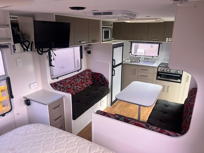2010 New Age Caravans Big Red 16 Series