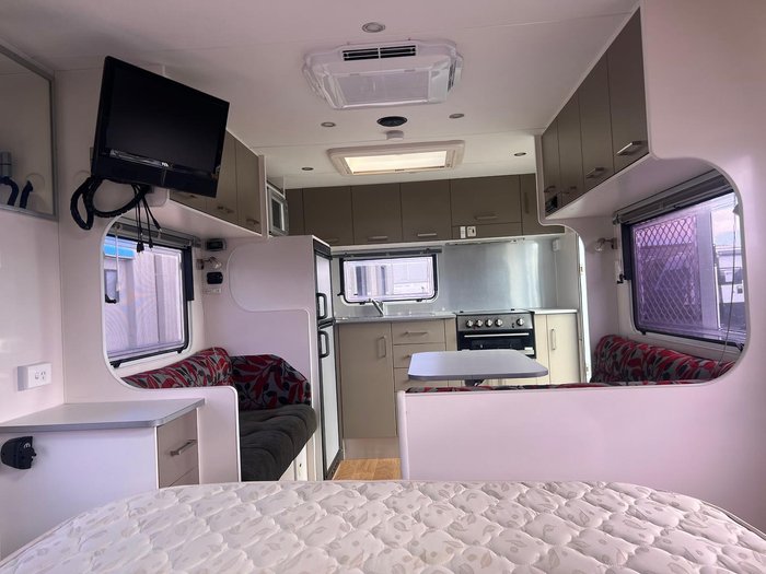 2010 New Age Caravans Big Red 16 Series