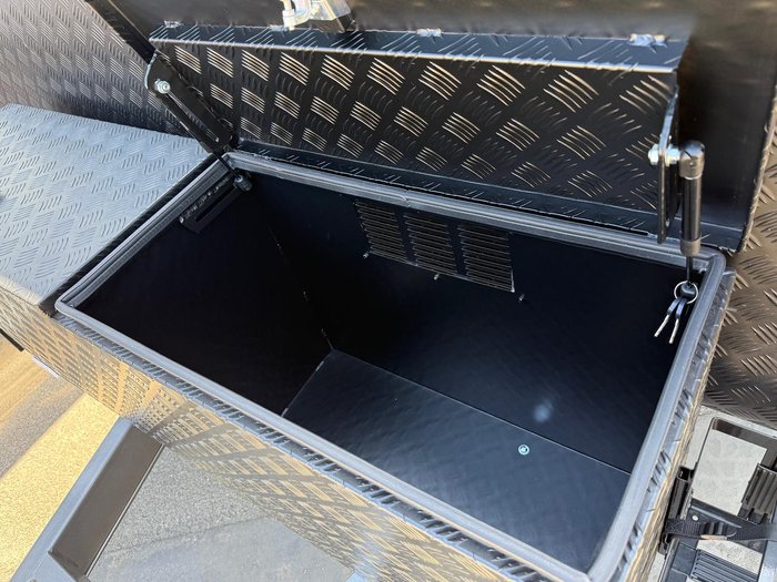 2025 New Age Caravans 19' Manta Ray Expedition