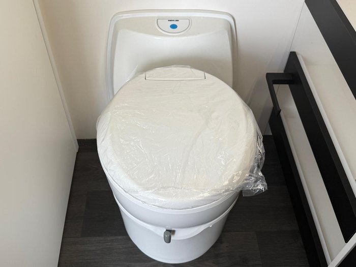 2025 New Age Caravans 19' Manta Ray Expedition