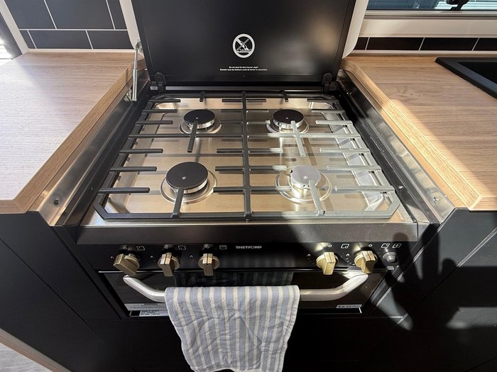 2025 New Age Caravans 19' Manta Ray Expedition