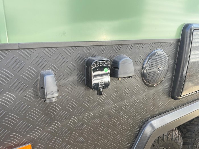 2025 New Age Caravans 19' Manta Ray Expedition