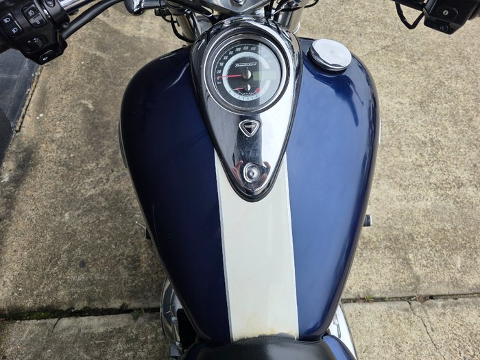 2012 Triumph THUNDERBIRD BLUE