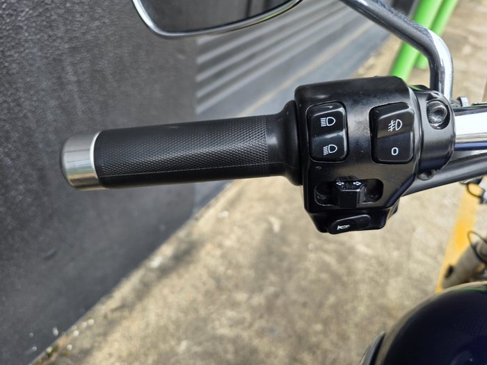 2012 Triumph THUNDERBIRD BLUE