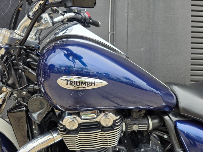 2012 Triumph THUNDERBIRD BLUE