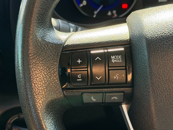 2019 Toyota Hilux SR