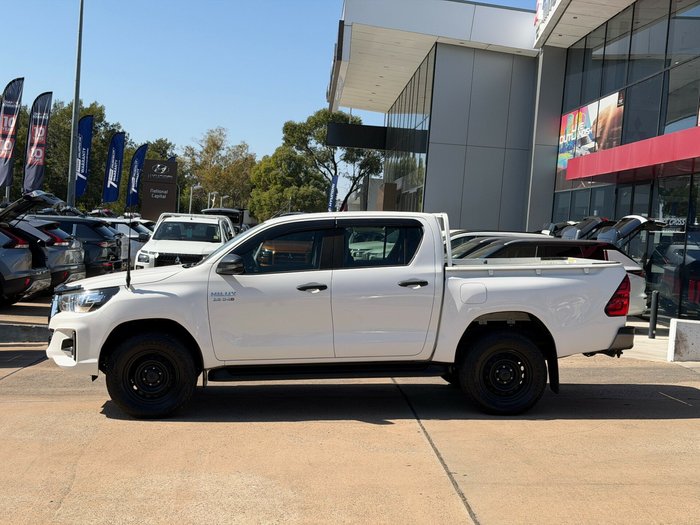 2019 Toyota Hilux SR
