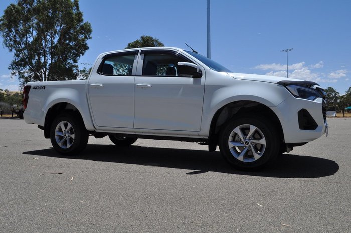 2024 Isuzu D-MAX LS-M