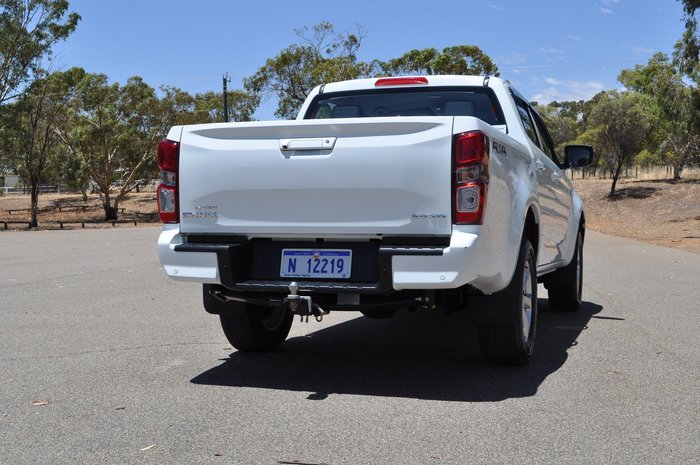 2024 Isuzu D-MAX LS-M