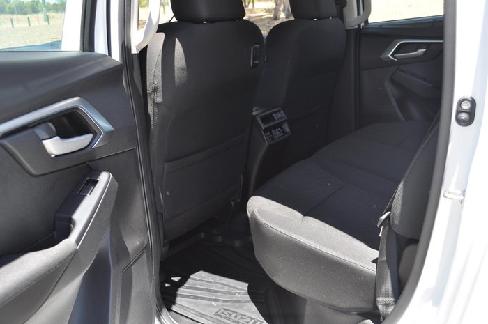 2024 Isuzu D-MAX LS-M