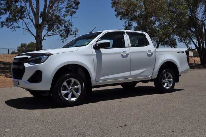 2024 Isuzu D-MAX LS-M