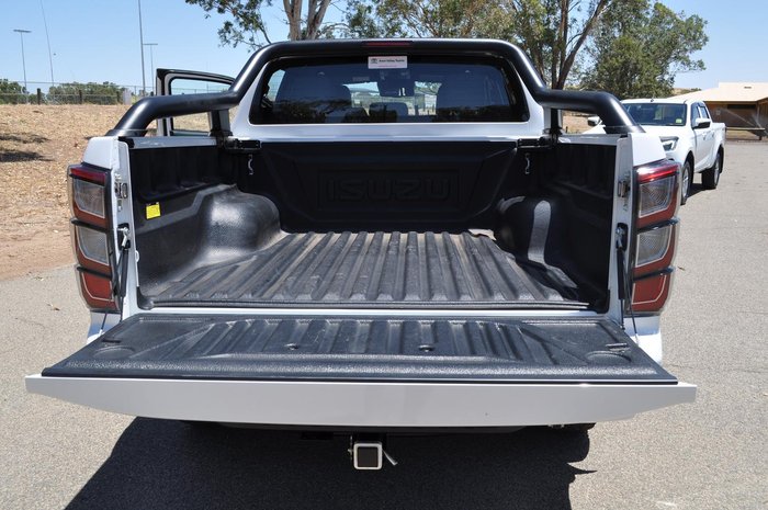 2025 Isuzu D-MAX BLADE