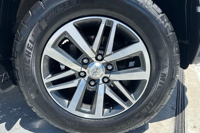 2020 Toyota Hilux SR5