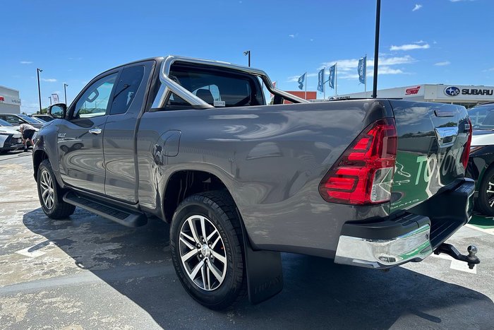 2020 Toyota Hilux SR5