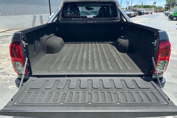 2020 Toyota Hilux SR5