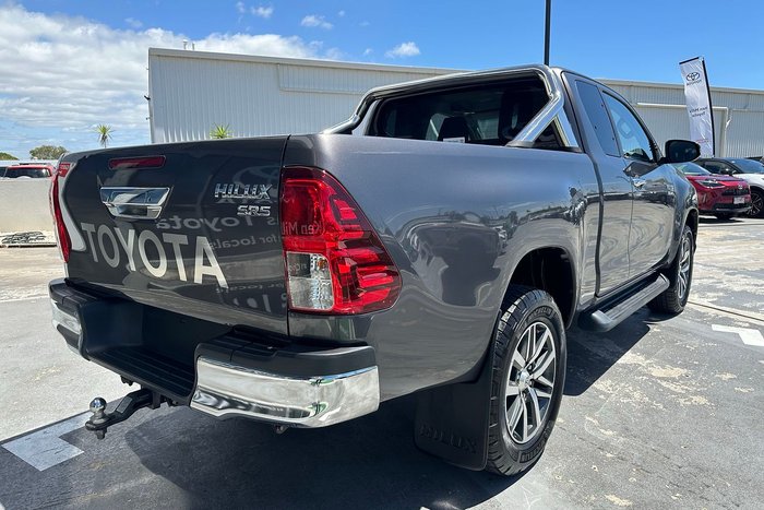 2020 Toyota Hilux SR5
