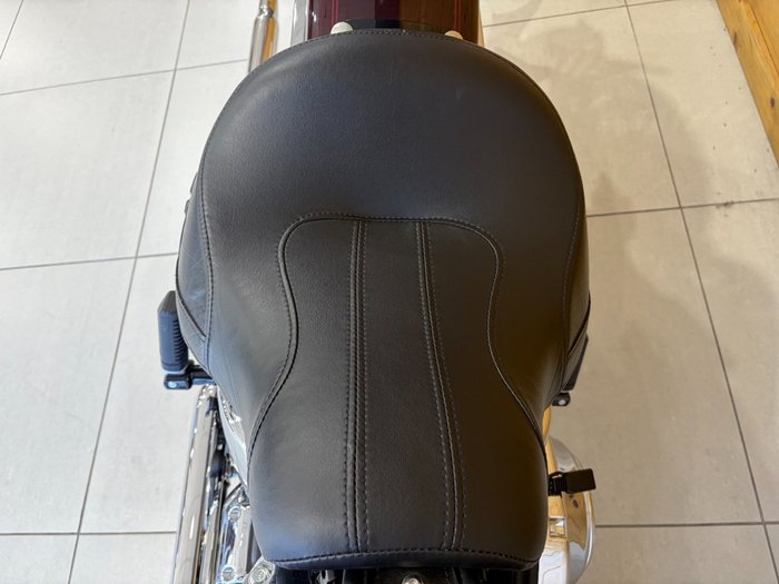 2022 HARLEY-DAVIDSON FLHCS HERITAGE CLASSIC 114 Maroon