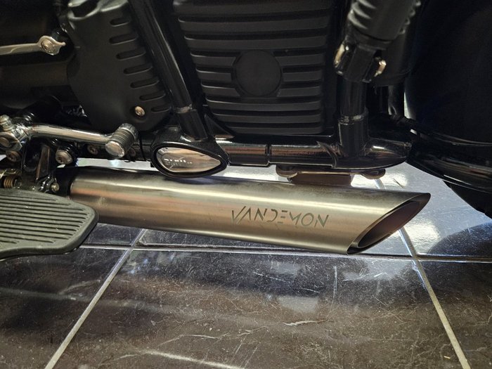 2023 BMW R 18 B ORANGE