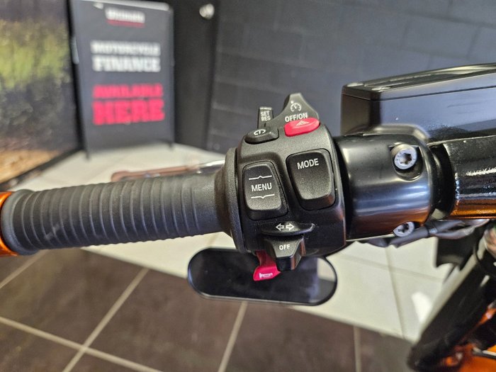 2023 BMW R 18 B ORANGE