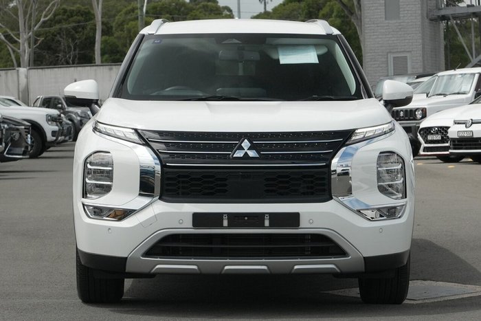 2024 Mitsubishi Outlander LS