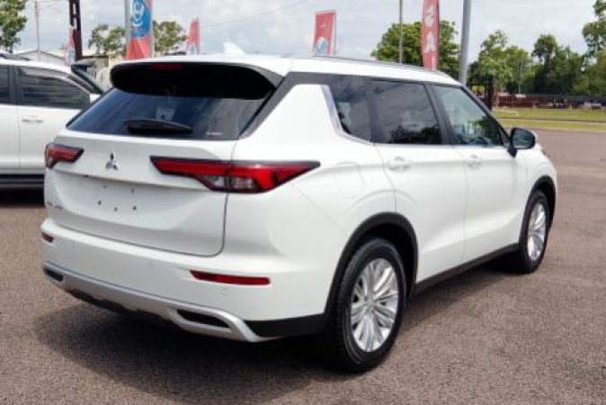2024 MITSUBISHI OUTLANDER LS 7 SEAT (AWD)
