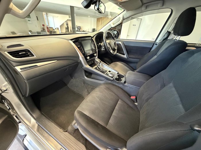 2021 Mitsubishi Pajero Sport GLS