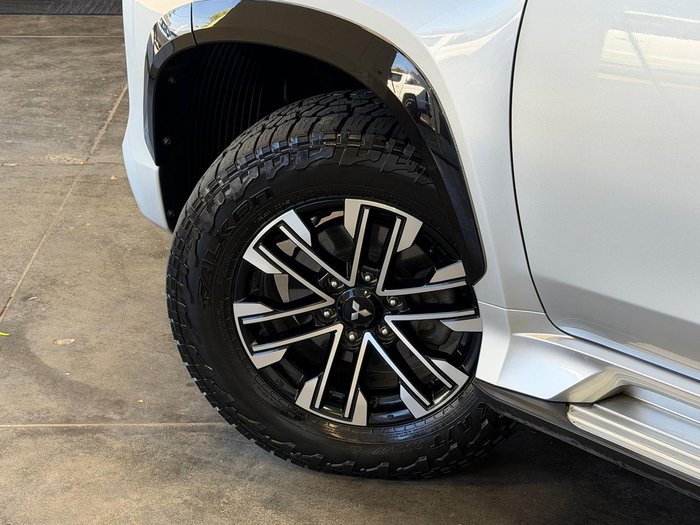 2021 Mitsubishi Pajero Sport GLS