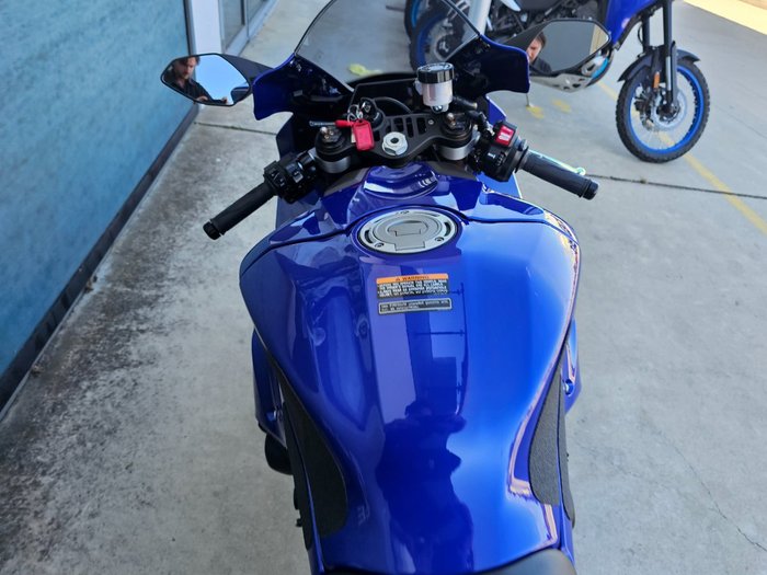 2025 Yamaha YZF-R1 Blue