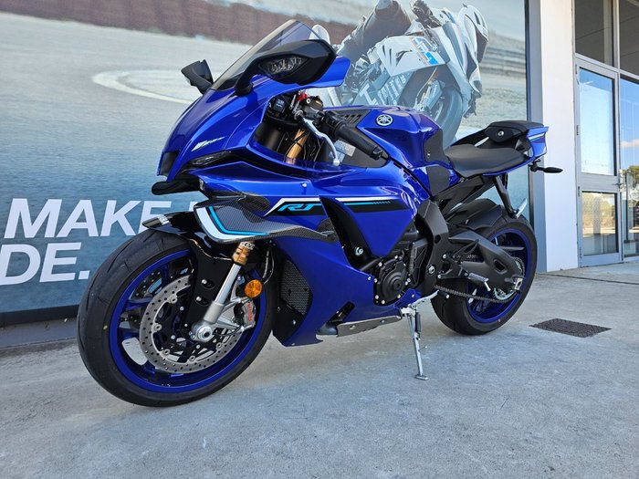 2025 Yamaha YZF-R1 Blue