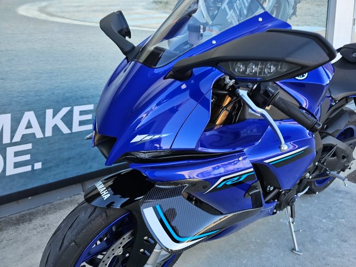 2025 Yamaha YZF-R1 Blue