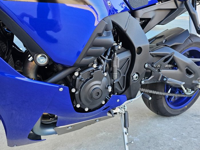 2025 Yamaha YZF-R1 Blue